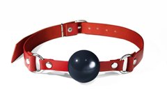 Кляп силиконовый Feral Feelings Silicon Ball Gag Red/Black, красный ремень, черный шарик